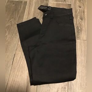 NWT! G by Giuliana Women's Skinny Jeans in Black